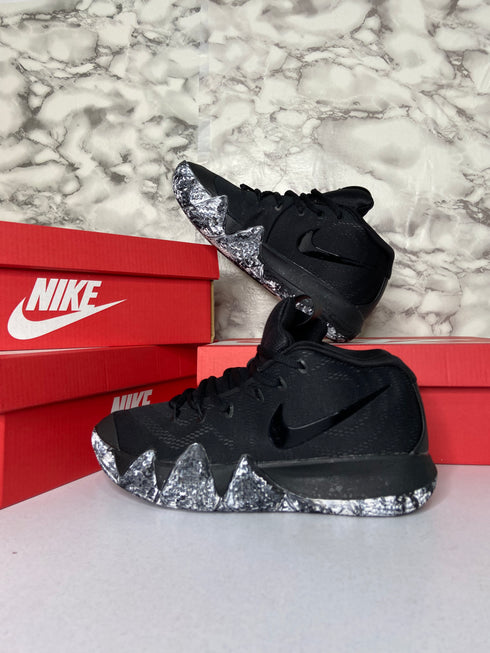 Nike Kyrie 4 “Blackout”