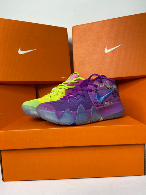 NIKE KYRIE 4 "WALLPAPER"