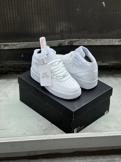 NIKE AIR FORCE 1 BOTA