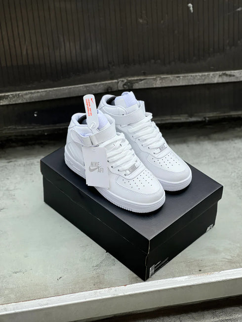 NIKE AIR FORCE 1 BOTA