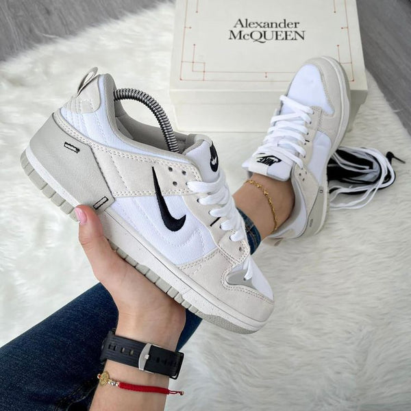 NIKE DUNK DISRUPT
