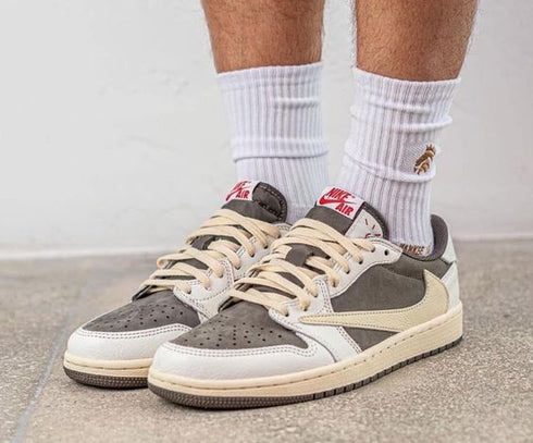 AIR JORDAN 1 LOW TRAVIS SCOTT