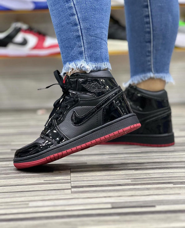 AIR JORDAN RETRO 1 CHAROL RED