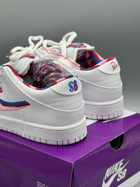 Nike dunk sb x parra